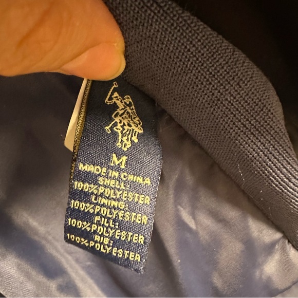 U.S. Polo Assn. Women's  Blue Puffer Vest Size M - Picture 6 of 7